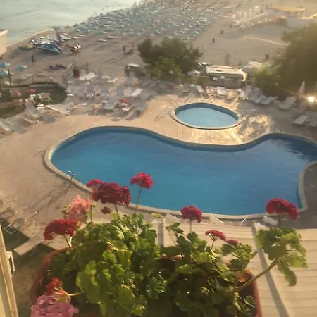 Helios فندق