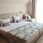 فندق Helios بالشيك